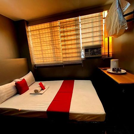 Oyo 104 Manila Venetian Hotel 外观 照片